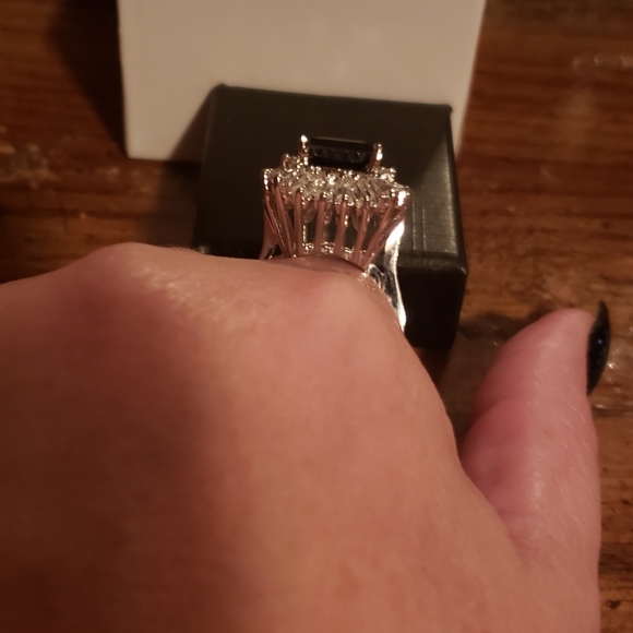 ring - Picture 7 of 7